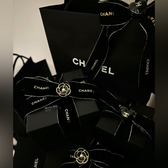 Authentic Chanel heart shape black charm - Picture 6 of 6